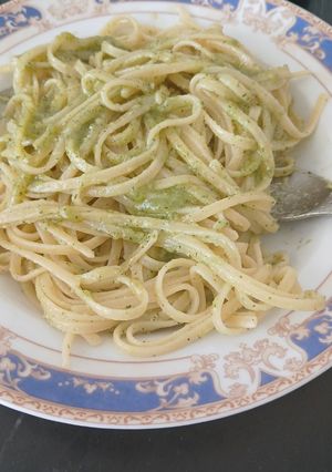Una foto de Pesto con nueces de california