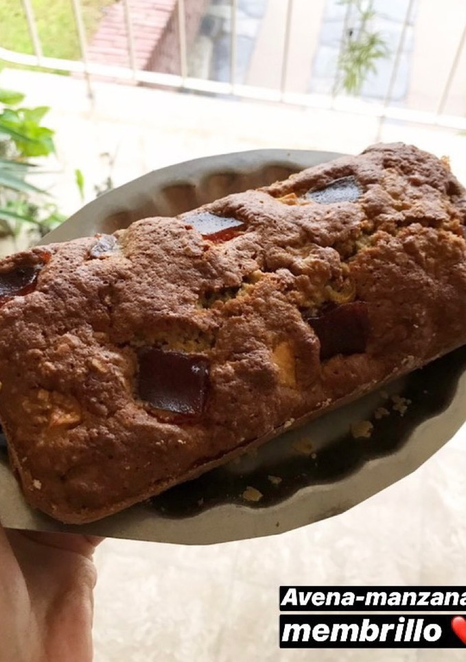 Una foto de Budín de manzanas, avena y membrillo (sin manteca) 🍎