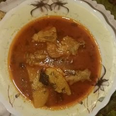 A picture of Aloo gosht.
