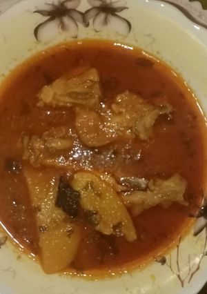 A picture of Aloo gosht.