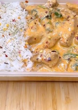 A picture of Creamy Garlic Pepper Steak.