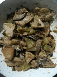 A picture of Pork with Shiitake Mushroom and PearSquash in oyster sauce.