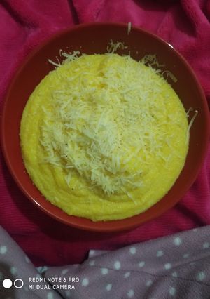 Una foto de Polenta con queso #yomequedoencasa