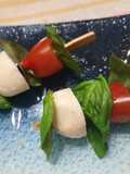 Mozarelitas (boconccinos) caprese