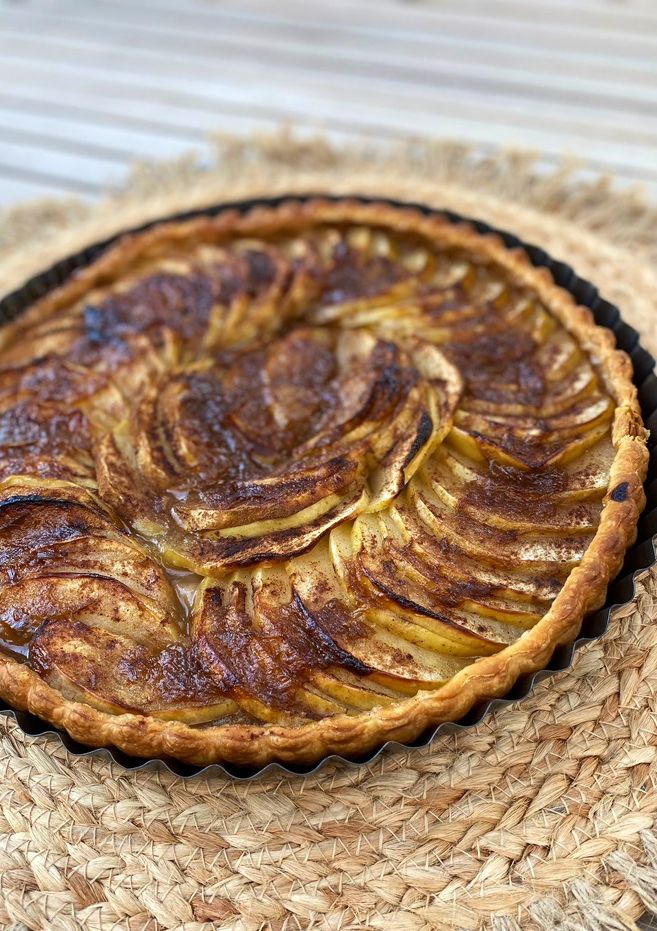 Una foto de Tarta de manzana exprés! Muy fácil y muy rápida de preparar