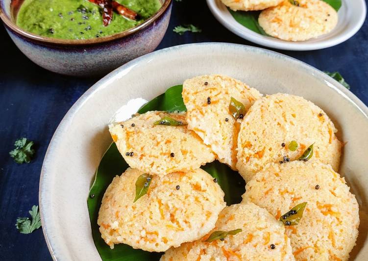 Carrot Idli with coriander coconut chutney