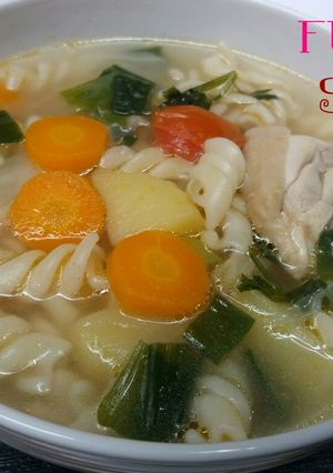 Foto resep Sup ayam makaroni spiral (fusilli)