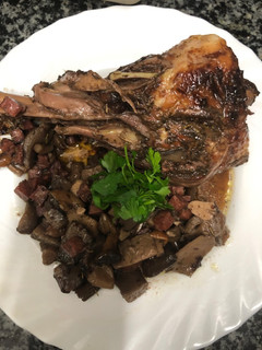 Una foto de 106. Pierna de pavo al horno con setas (principal carne)