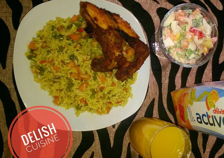 Recipe of Homemade Fried rice, chicken and salad