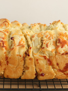 A picture of Pull-apart Cheesy Garlic Bread.