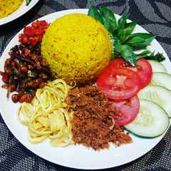 A picture of Nasi Kuning Rice Cooker ala Chef Restu1.