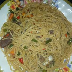 A picture of Spaghetti jellop.