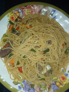 A picture of Spaghetti jellop.