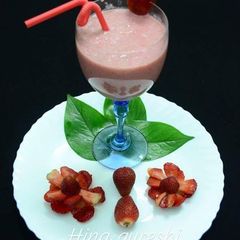 A picture of Stawberry shake.
