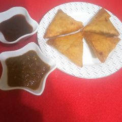 A picture of Qeema samosa.