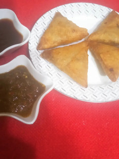 A picture of Qeema samosa.