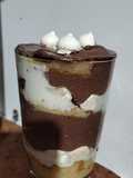 Postre dulce con vino oporto