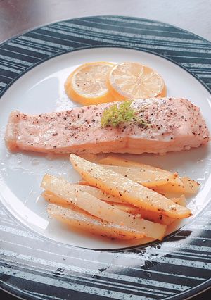 รูปของ Parchment-Wrapped Salmon (En Papillote)