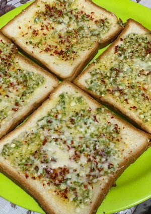 A picture of Chilli cheese Toast.