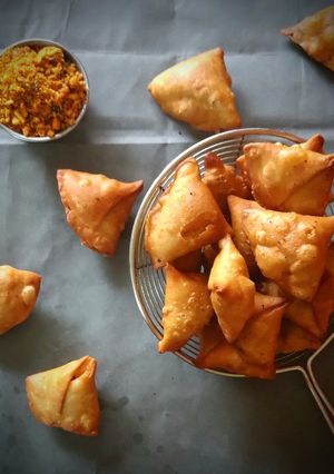 A picture of Farsan samosa.