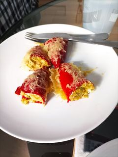 Una foto de Pimientos de piquillo rellenos de pollo