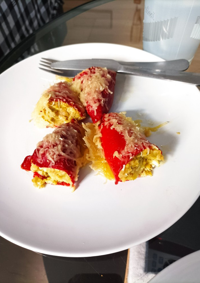 Una foto de Pimientos de piquillo rellenos de pollo