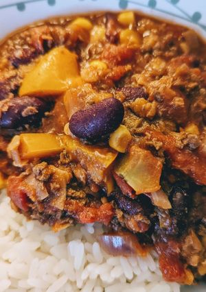 A picture of Vegan chilli with lentils.