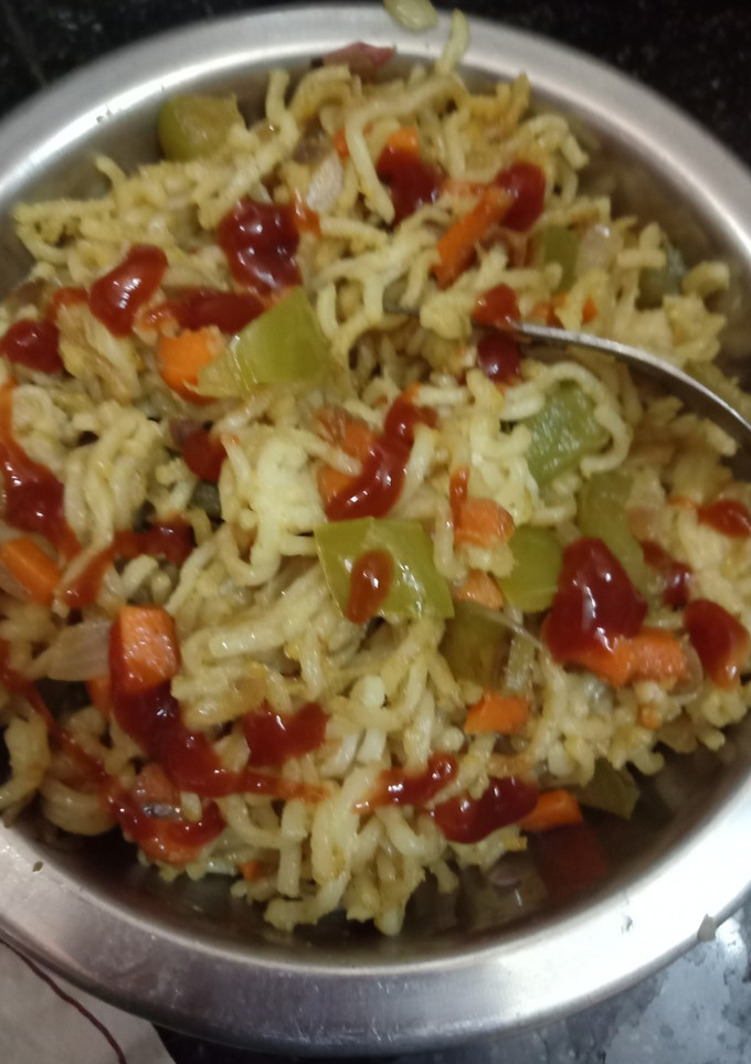 நூடுல்ஸ் சோமீன் செய்முறை முக்கிய புகைப்படம்