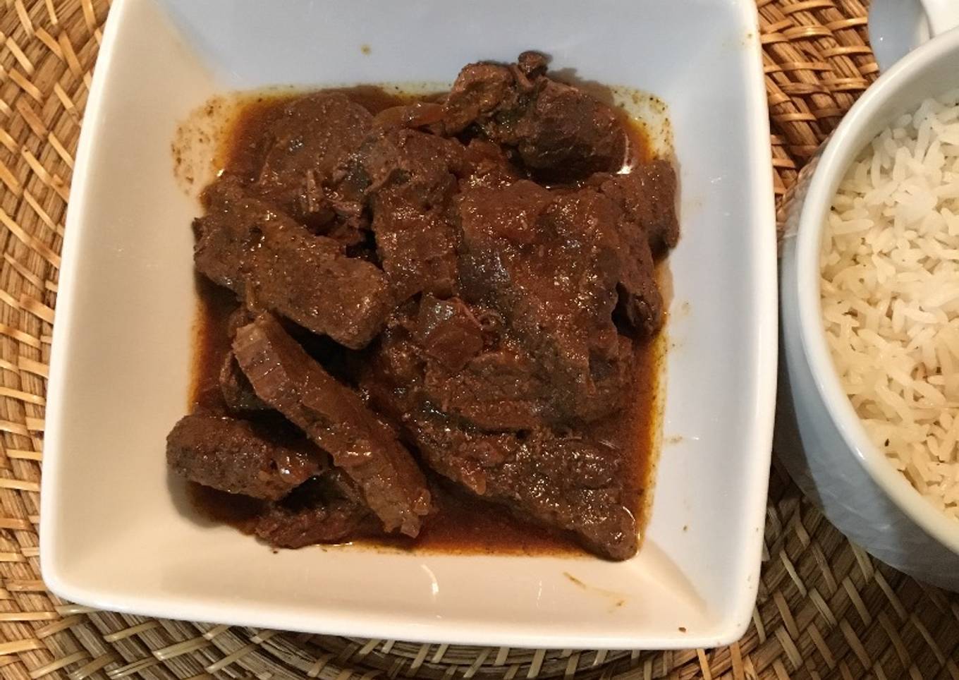 Res Encebollado al Tinto