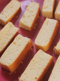 A picture of Vanilla sponge cake #mycakerecipe.