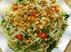 Hình của món Nộm đu đủ đơn giản quê em.