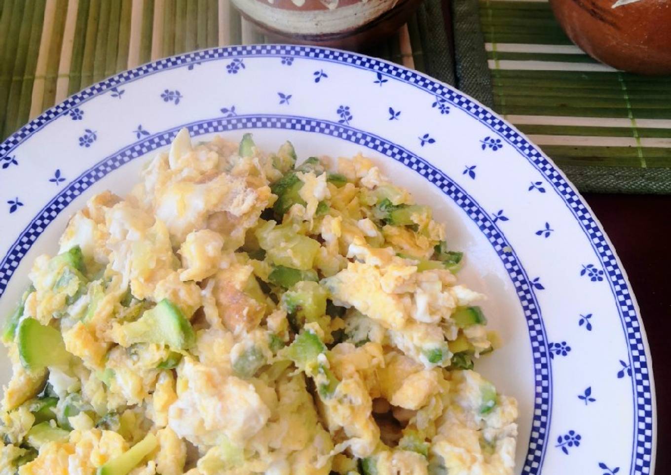 Huevo con calabacitas