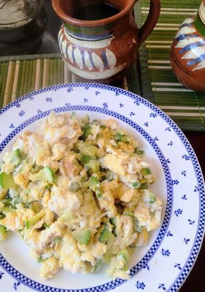 Una foto de Huevo con calabacitas