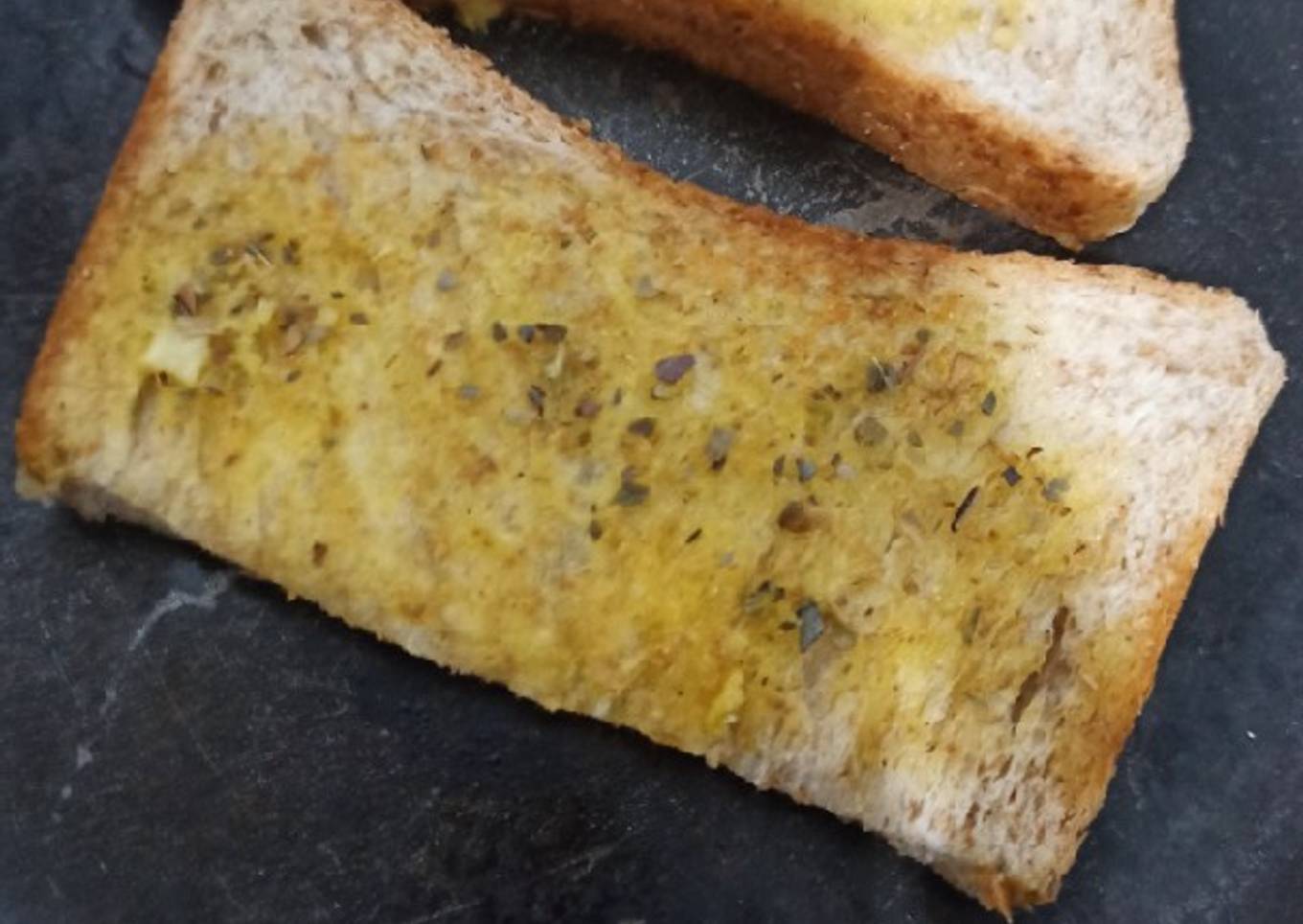 Garlic Bread (Roti Gandum)
