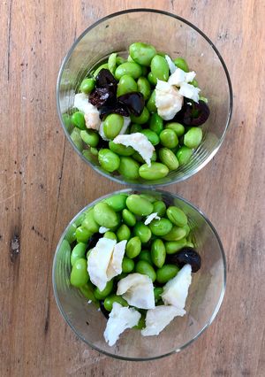 Une photo de Salade de fèves, au chèvre et aux olives