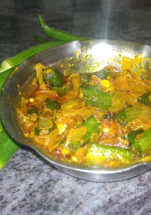 A picture of Bhindi curry.