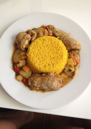 Una foto de Pollo guisado con arroz