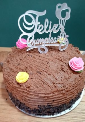 Una foto de Torta de chocolate y crema bariloche