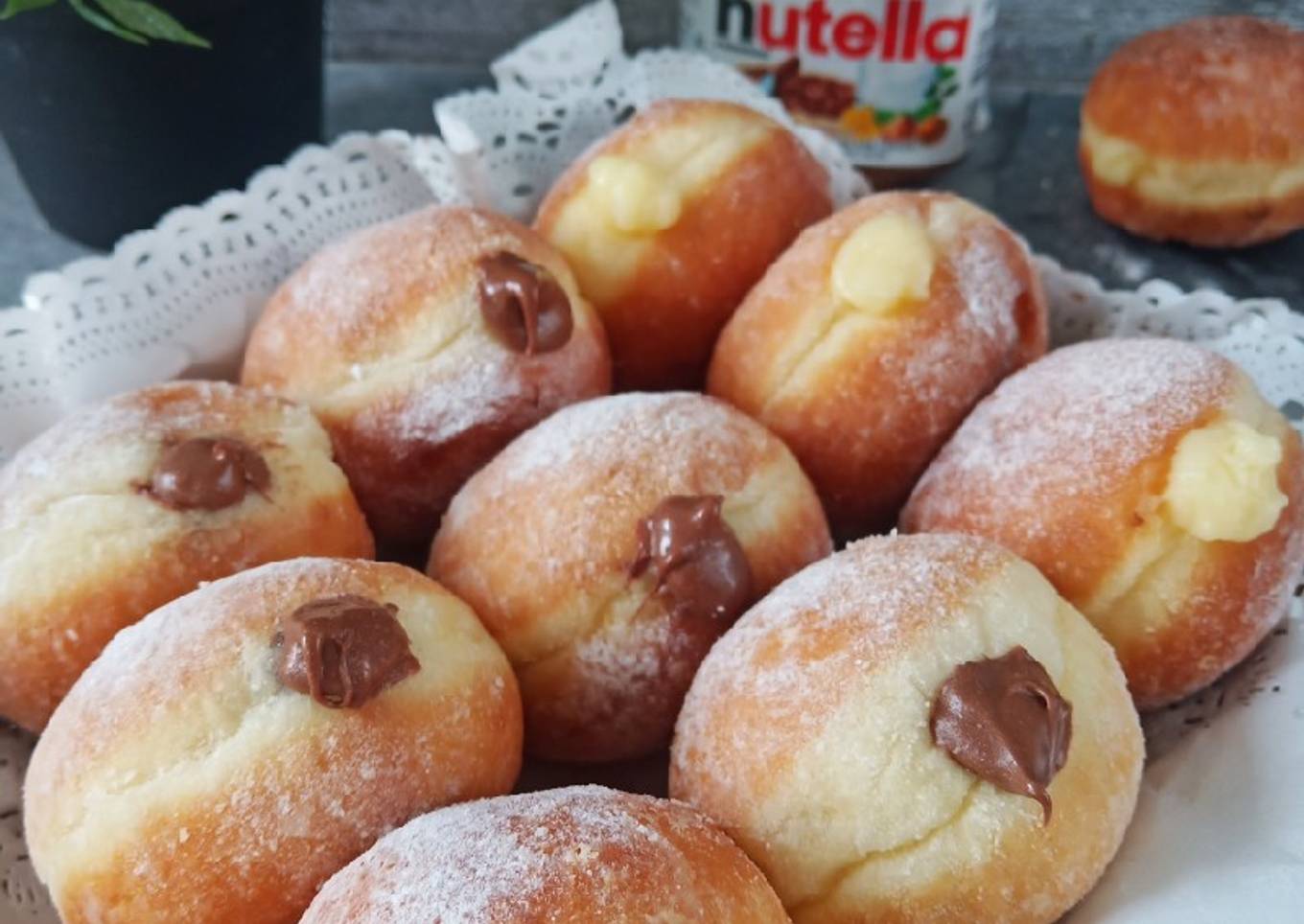 Bomboloni (Italian Doughnuts)