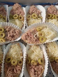 صورة لوصفة مملحات بالتونة والجبن😋😋😋