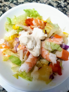 Una foto de Ensalada fácil de marisco