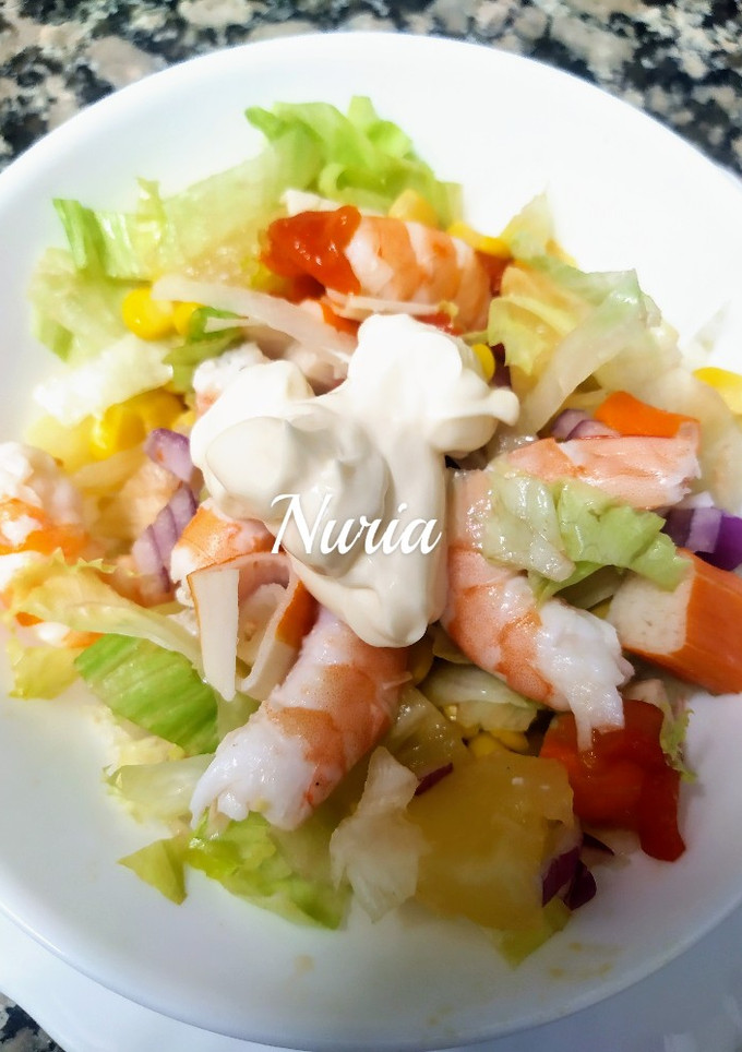 Una foto de Ensalada fácil de marisco