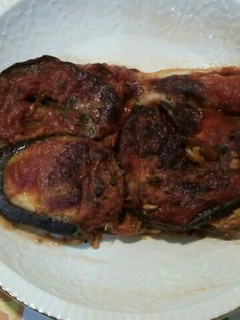 Una foto de Lasaña de berenjena con relleno de lubina