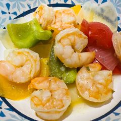 Grilled Shrimp 🍤 and Veggies 🥗 A picture of Grilled Shrimp 🍤 and Veggies 🥗.