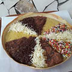 A picture of Martabak teflon.