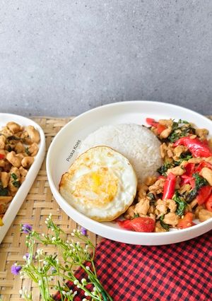 Foto resep Pad Kra Pao/Ayam Cincang Kemangi