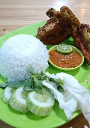 Foto resep Sambal Pecel Ayam/Lele Pinggir Jalan