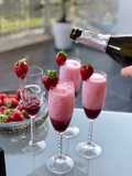 Cocktail Rossini - Un cocktail frais, léger, fruité, simple mais chic. (Avec alcool)