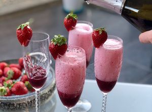 Une photo de Cocktail Rossini - Un cocktail frais, léger, fruité, simple mais chic. (Avec alcool)