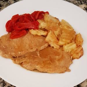 Filetes de lomo en salsa de cebolla al vino blanco